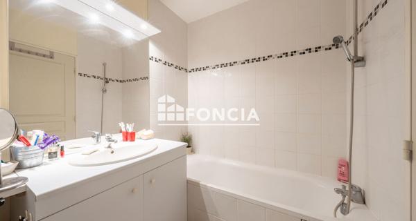 À vendre Studio 29.82 m² - Bruges 33520