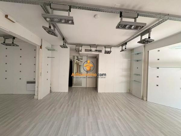 Vente                                                      Local commercial
                        
                     1 pièces                                         à Tarbes