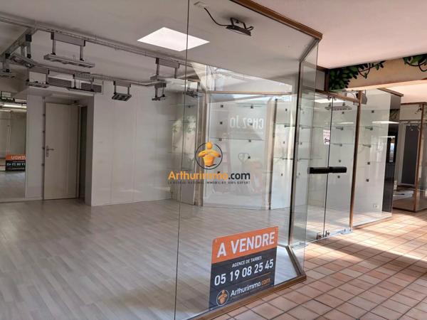 Vente                                                      Local commercial
                        
                     1 pièces                                         à Tarbes