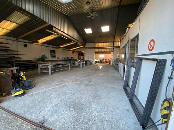 Local d'activité Castelnaudary 673.48 m2