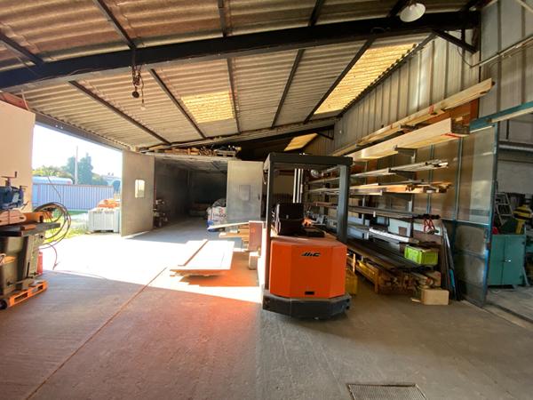 Local d'activité Castelnaudary 673.48 m2