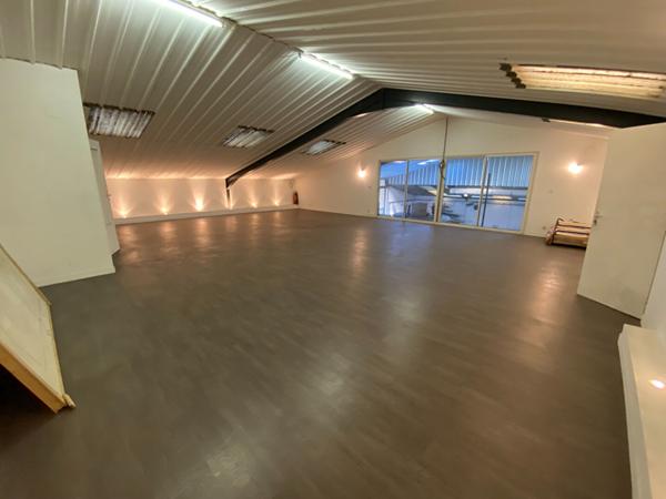 Local d'activité Castelnaudary 673.48 m2