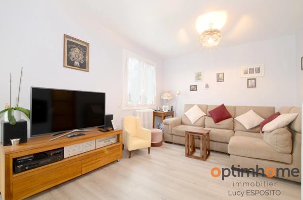 Belle maison Sous-Sol avec jardin