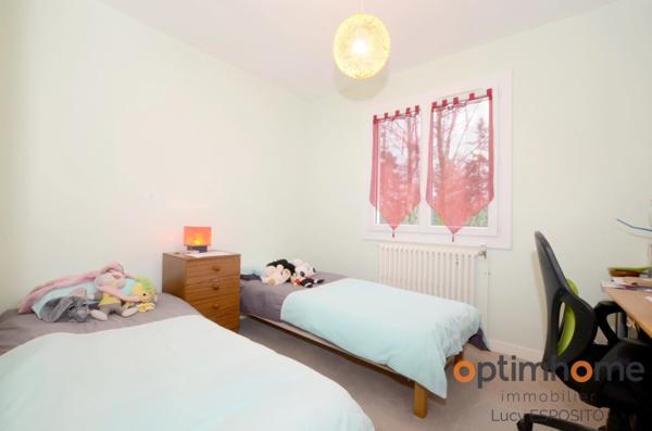 Belle maison Sous-Sol avec jardin