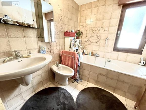 Maison à vendre à Saint-Alban-sur-Limagnole en Lozère (48120), ref : 48032-189