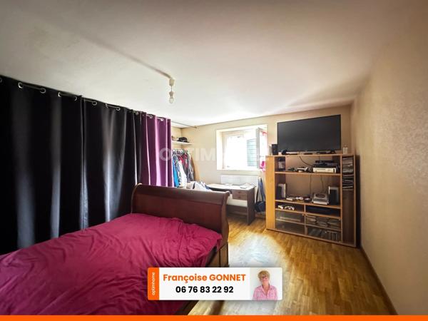 Maison 215 m² - 5 chambres - Terrain 4 200 m² - Piscine - 257 000 € - SAINT PIERRE LES ETIEUX - 18200
