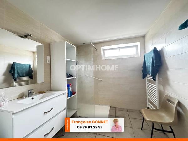 Maison 215 m² - 5 chambres - Terrain 4 200 m² - Piscine - 257 000 € - SAINT PIERRE LES ETIEUX - 18200