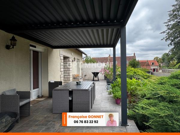 Maison 215 m² - 5 chambres - Terrain 4 200 m² - Piscine - 257 000 € - SAINT PIERRE LES ETIEUX - 18200