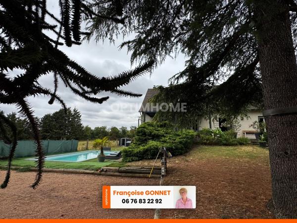 Maison 215 m² - 5 chambres - Terrain 4 200 m² - Piscine - 257 000 € - SAINT PIERRE LES ETIEUX - 18200