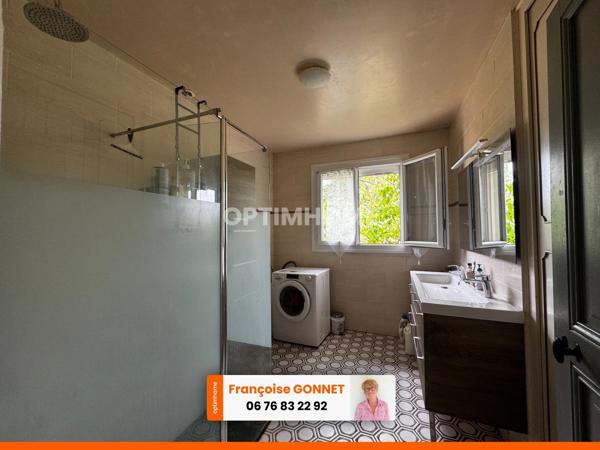 Maison 215 m² - 5 chambres - Terrain 4 200 m² - Piscine - 257 000 € - SAINT PIERRE LES ETIEUX - 18200