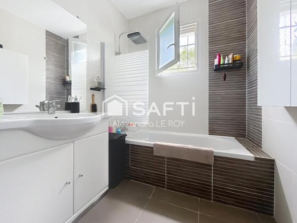 VILLA ÉCONOMIQUE, sur 560 M2 !