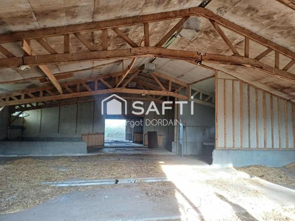 Idéalement située dans un petit hameau calme à 5.5km de Rignac, à 30mn de Rodez et 20mn de Villefranche de Rouergue