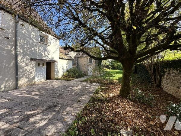 Maison centre-ville avec jardin et dépendance