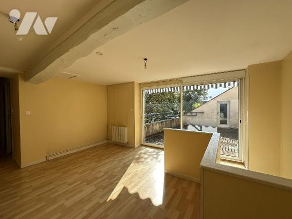 Maison centre-ville avec jardin et dépendance