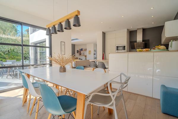 LARMOR-PLAGE - CONTEMPORAINE 162 m² A DEUX PAS DE LA PLAGE , Larmor plage