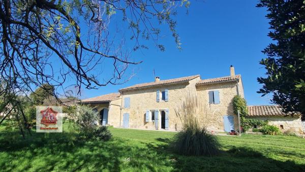 mas de 138 m² habitables sur 3732 m² de terrain Saint-Paul-Trois-Châteaux (26130)