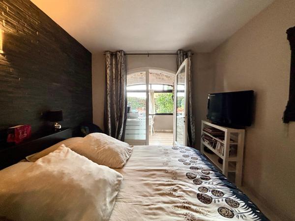 À vendre Maison familiale de 160 m² avec piscine sur terrain de 809 m² La Cadière-d’Azur