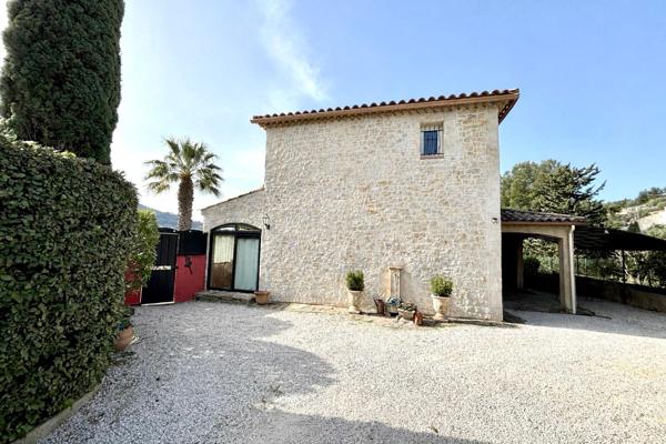 À vendre Maison familiale de 160 m² avec piscine sur terrain de 809 m² La Cadière-d’Azur