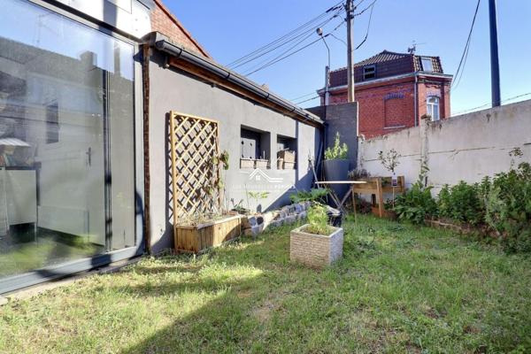 ✨Maison semi individuelle 1930 - 3 chambres - bureau - extérieur & garage✨