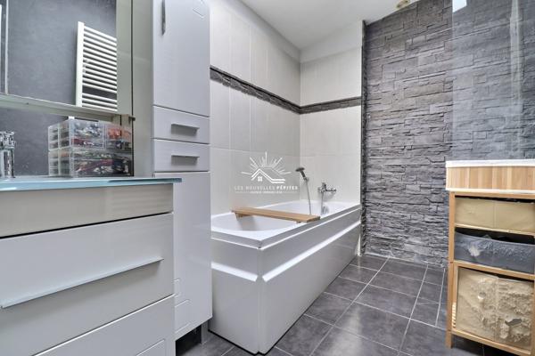 ✨Maison semi individuelle 1930 - 3 chambres - bureau - extérieur & garage✨