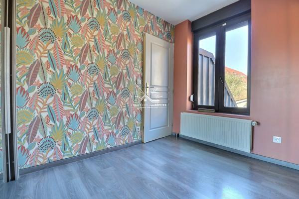 ✨Maison semi individuelle 1930 - 3 chambres - bureau - extérieur & garage✨