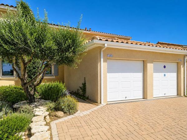 Vente                                                      Appartement
                        
                     3 pièces                      65 m2                     à Calvisson