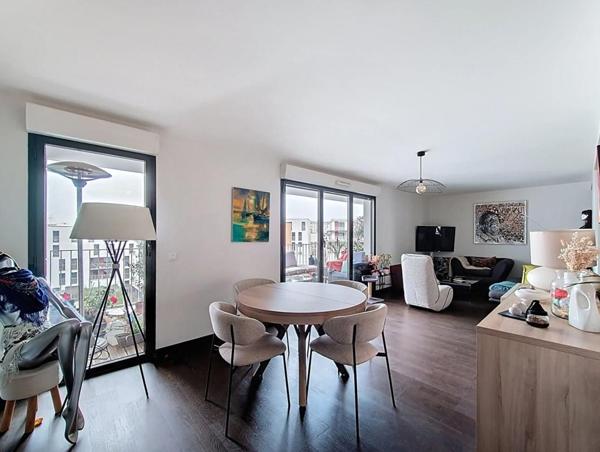 Bordeaux Chartrons - Appartement 93,50 m2, 3 chambres , terrasses et 2 parkings