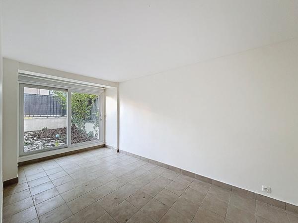 MONTREUIL LIMITE FONTENAY, ENSEMBLE IMMOBILIER DE QUATRE APPARTEMENTS SUR PARCELLES DE TERRAINS INDEPENDANTES. OPPORTUNITE INVESTISSEUR