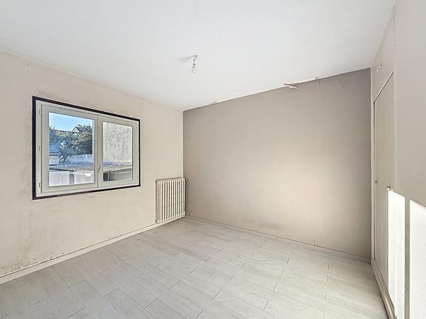 MONTREUIL LIMITE FONTENAY, ENSEMBLE IMMOBILIER DE QUATRE APPARTEMENTS SUR PARCELLES DE TERRAINS INDEPENDANTES. OPPORTUNITE INVESTISSEUR