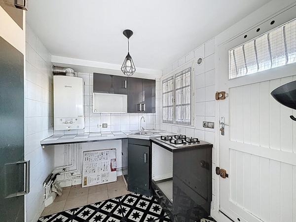 MONTREUIL LIMITE FONTENAY, ENSEMBLE IMMOBILIER DE QUATRE APPARTEMENTS SUR PARCELLES DE TERRAINS INDEPENDANTES. OPPORTUNITE INVESTISSEUR