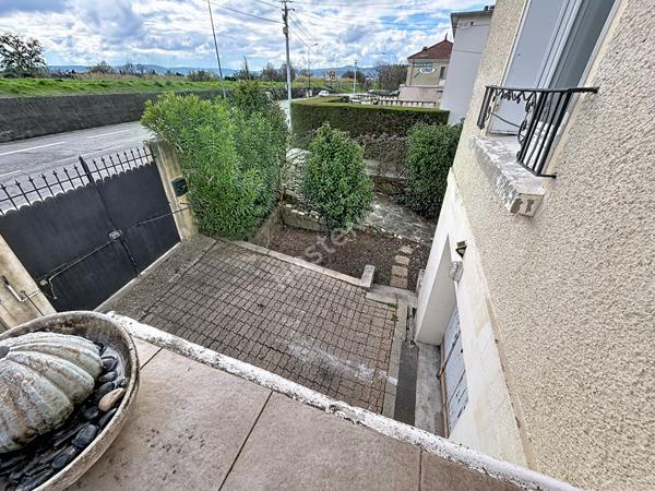 Maison 5 pièce(s) 106.84 m2 3 chambres Montélimar