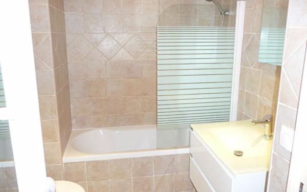 Appartement à louer    2 pièces •  Nice