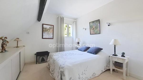Maison traditionnelle 7 pièces sur sous-sol à SERBANNES (03)