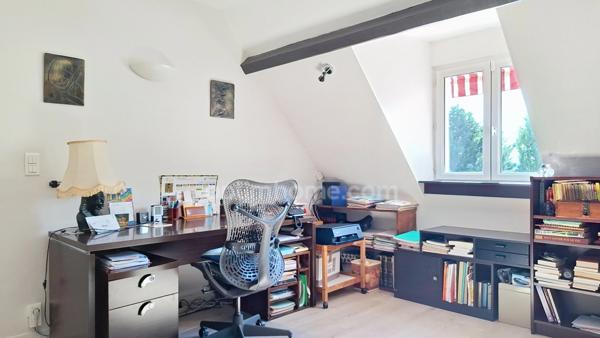 Maison traditionnelle 7 pièces sur sous-sol à SERBANNES (03)