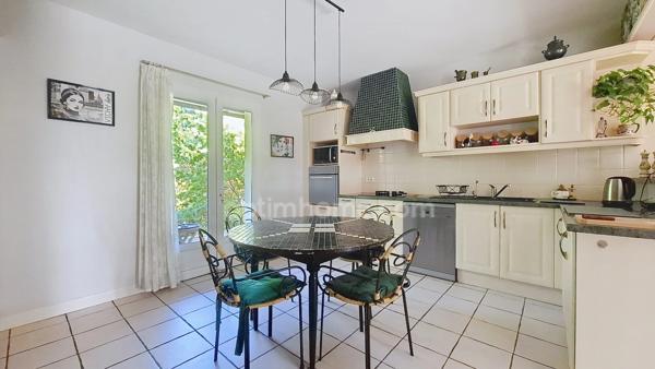 Maison traditionnelle 7 pièces sur sous-sol à SERBANNES (03)