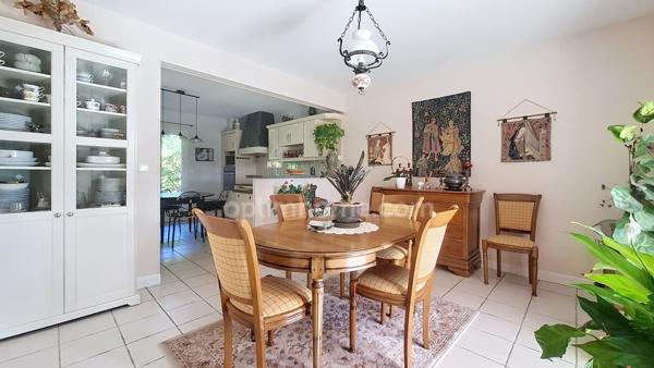 Maison traditionnelle 7 pièces sur sous-sol à SERBANNES (03)