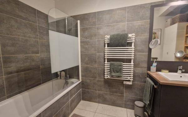 Appartement à vendre    4 pièces • 92,76 m2 Mèze