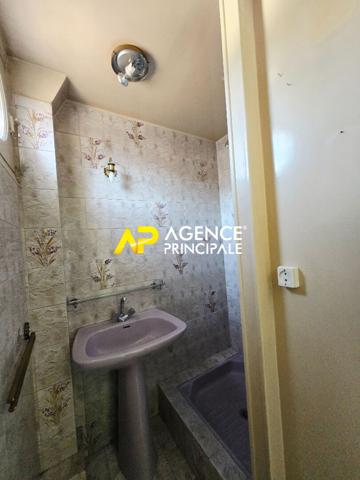 Appartement 4 pièces, 3 chambres de 82m² avec parking et cave, à 5 minutes de la gare du centre ville €219 900 ** - Référence 4541