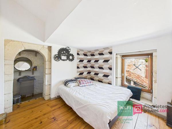 Maison Beaumont Saint Cyr 7 pièce(s) 294m²