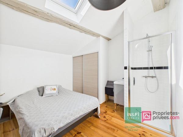 Maison Beaumont Saint Cyr 7 pièce(s) 294m²