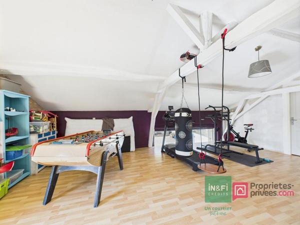 Maison Beaumont Saint Cyr 7 pièce(s) 294m²