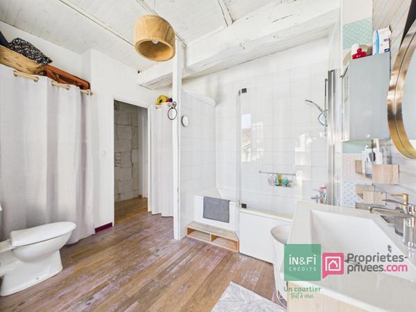 Maison Beaumont Saint Cyr 7 pièce(s) 294m²