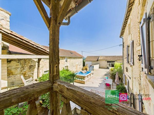 Maison Beaumont Saint Cyr 7 pièce(s) 294m²