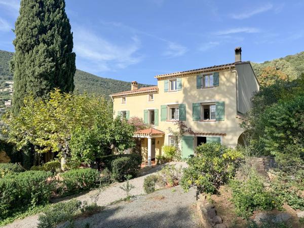 Maison à vendre  5 pièces - 205 m2 CAVALAIRE SUR MER - 83