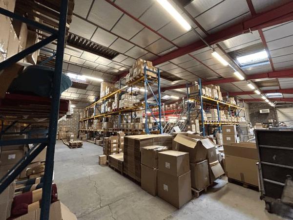 Local commercial 1 pièce T1 F1 700 m² à Roanne 6 - 8 RUE DES ARTISANS 42300 à louer