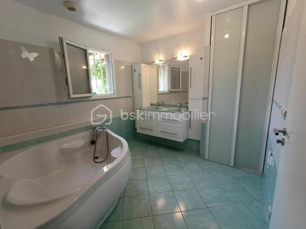 Maison traditionnelle de 177 m²