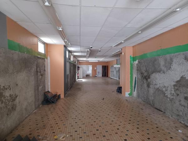 Immeuble centre-bourg avec commerce et logements