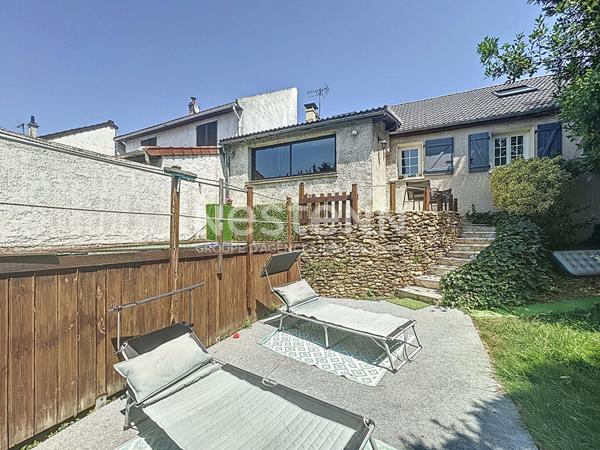 Maison avec piscine situé à Morangis secteur calme et recherché, proche des axes routier, 5 chambres, maison familiale