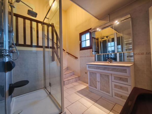 Pavillon familial sur sous-sol 4 chambres Prémery 25 minutes de Nevers 2h15 de Paris