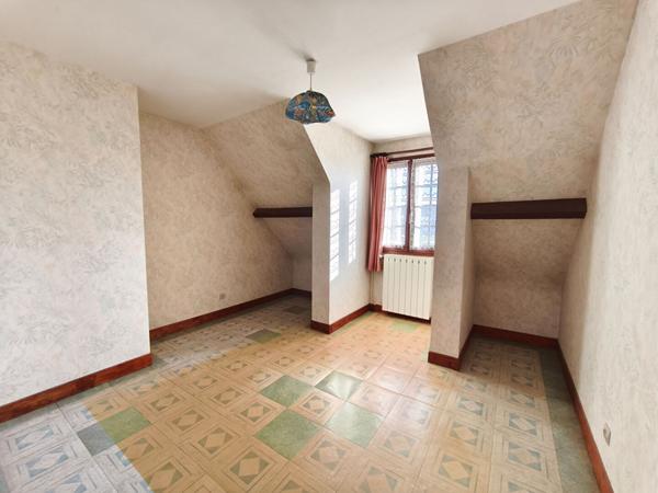 Pavillon familial sur sous-sol 4 chambres Prémery 25 minutes de Nevers 2h15 de Paris